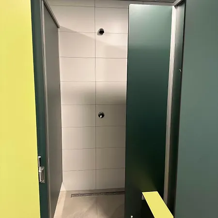 Lege Kampeerplek Voor Tenten, Caravans En Campers