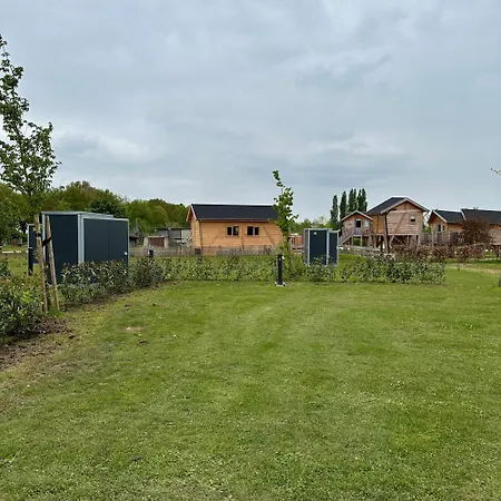 Lege Kampeerplek Voor Tenten, Caravans En Campers * Swalmen